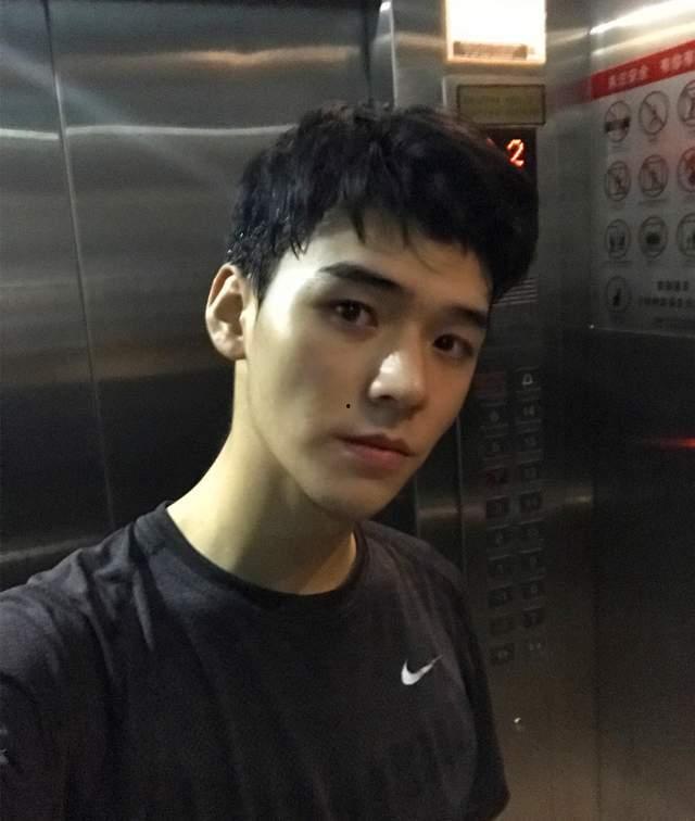 娱乐圈吃瓜龚俊小说,从广告小王子到顶流，娱乐圈的逆袭之路
