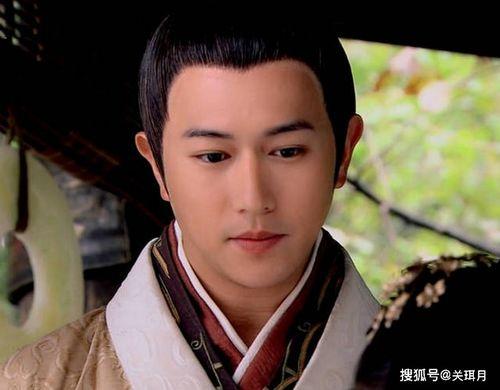 娱乐吃瓜爱鞋小生,揭秘“吃瓜娱乐”与“豪门贵公子”曾舜晞的励志故事